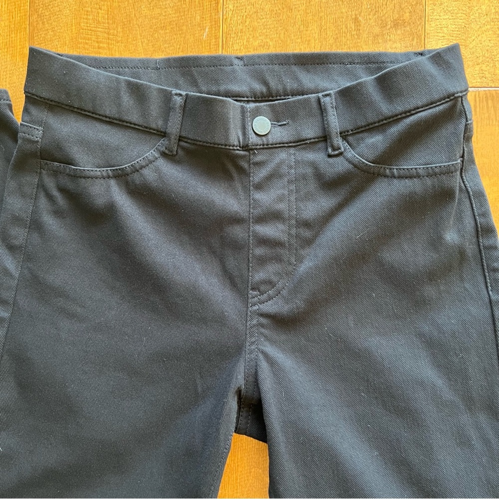 NWOT Uniqlo Black Stretchy Jeggings Sz. M